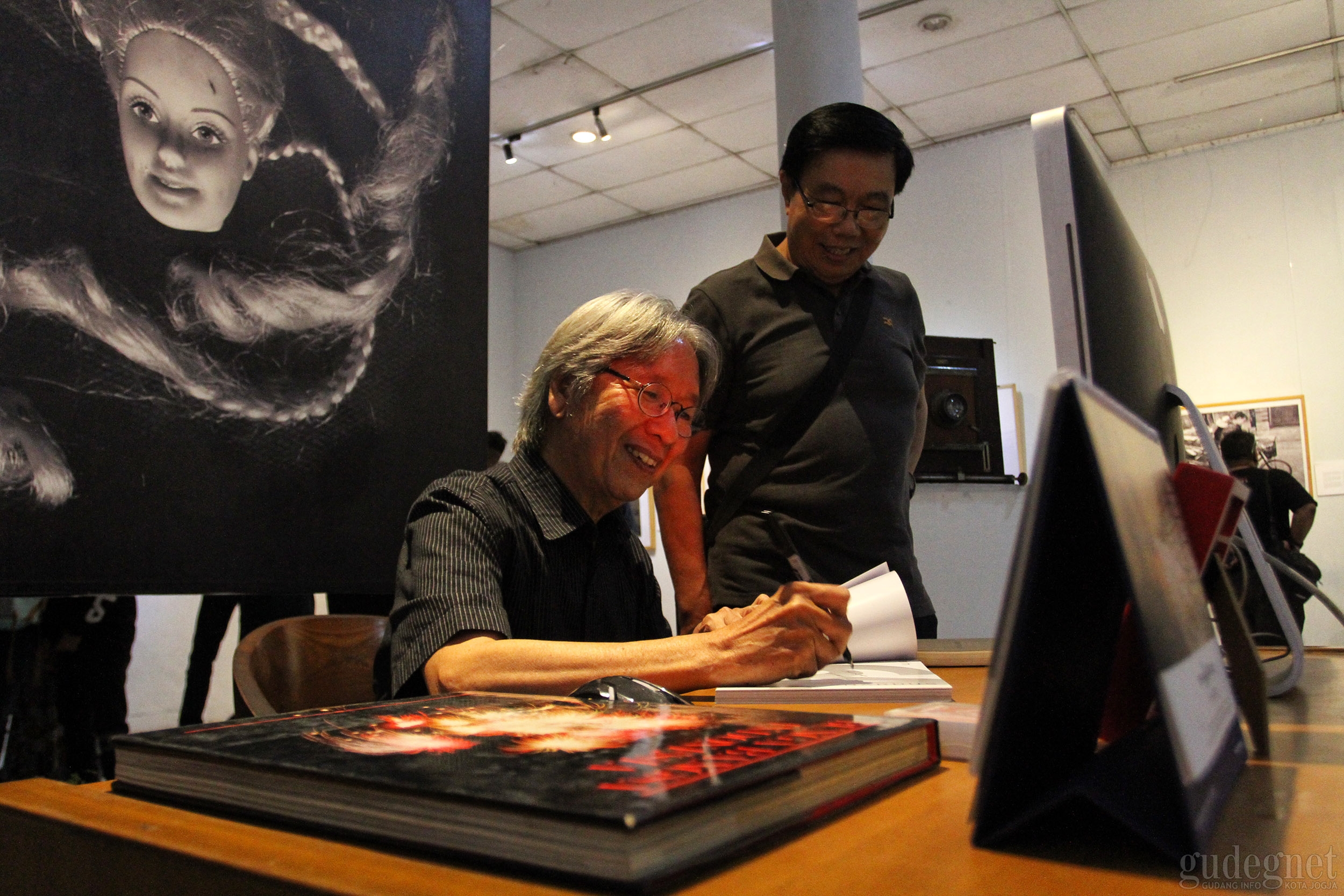 When I'm 64, Buku dan Pameran Fotografi Agus Leonardus When I'm 64, Buku dan Pameran Fotografi Agus Leonardus