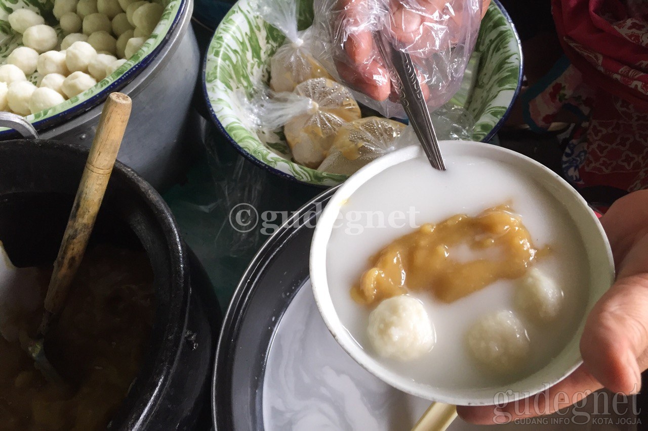 Jenang Gempol Bu Santo, Kuliner Lawas yang Menggoda Jenang Gempol Bu Santo, Kuliner Lawas yang Menggoda
