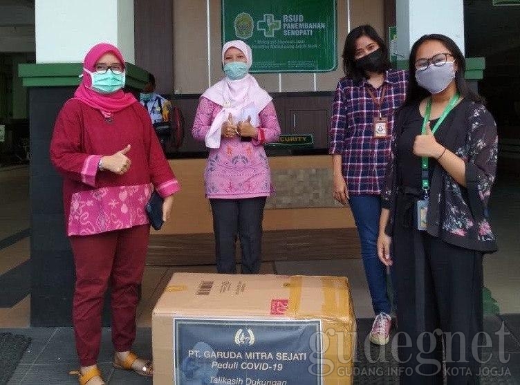 SCH Donasikan APD untuk Tenaga Medis SCH Donasikan APD untuk Tenaga Medis