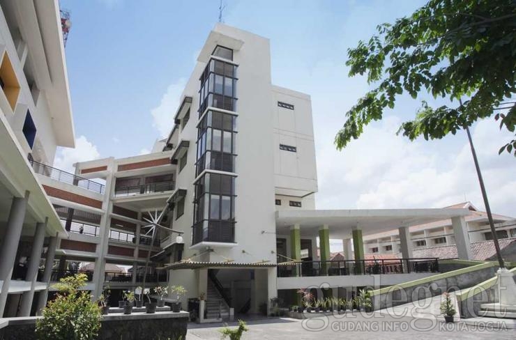UAJY Berikan Bantuan untuk Mahasiswa Selama Pandemi UAJY Berikan Bantuan untuk Mahasiswa Selama Pandemi