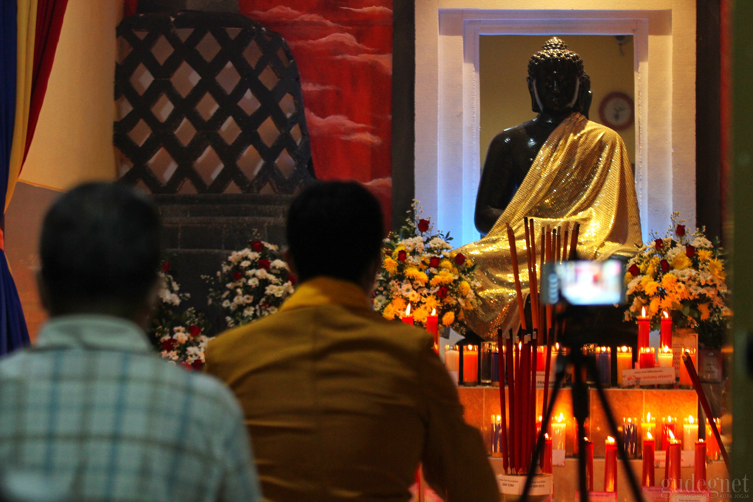 Vihara Karangdjati Rayakan Waisak 2564 BE Secara Daring Vihara Karangdjati Rayakan Waisak 2564 BE Secara Daring