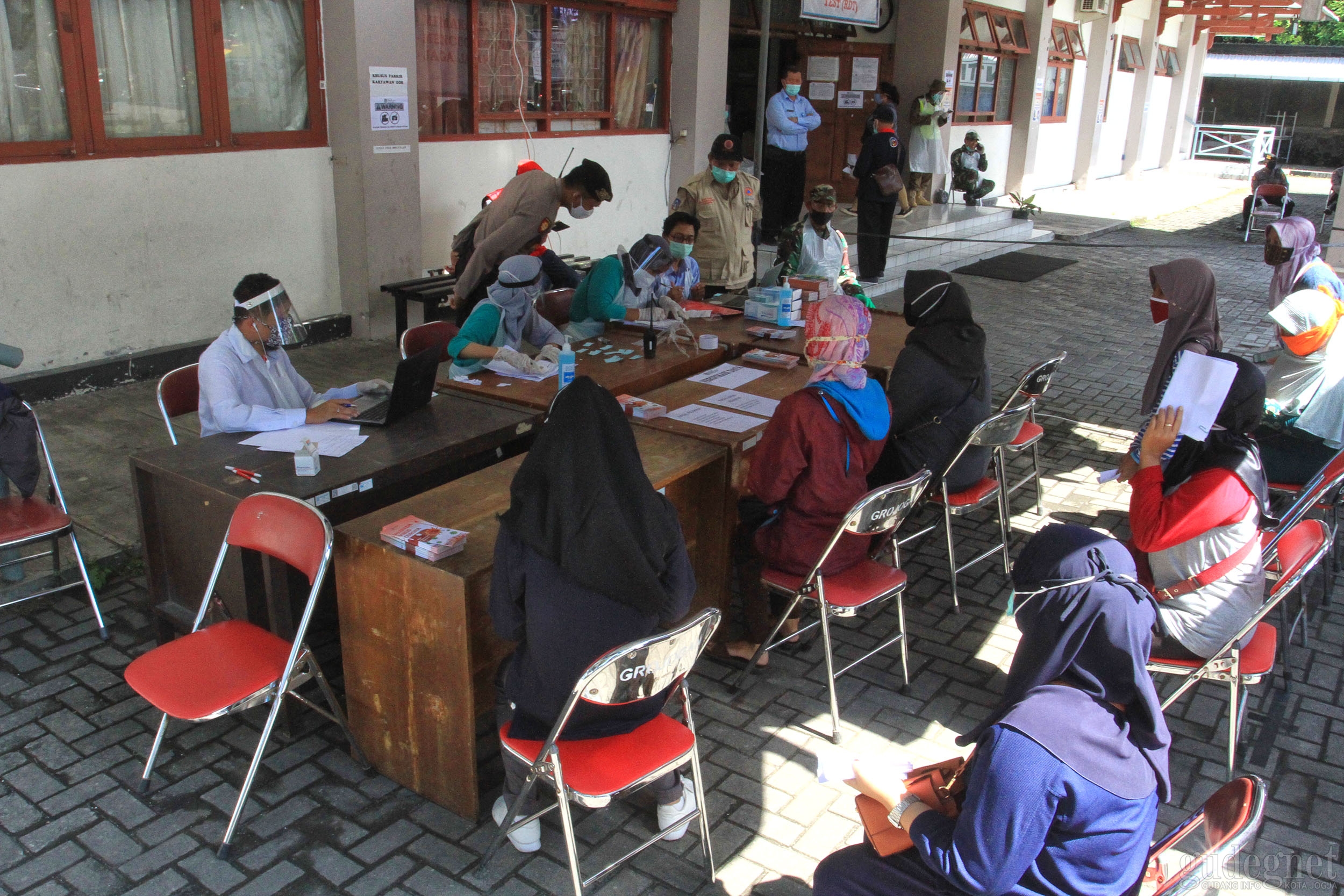500 Warga Sleman Klaster Indogrosir Ikuti Rapid Test Massal 500 Warga Sleman Klaster Indogrosir Ikuti Rapid Test Massal