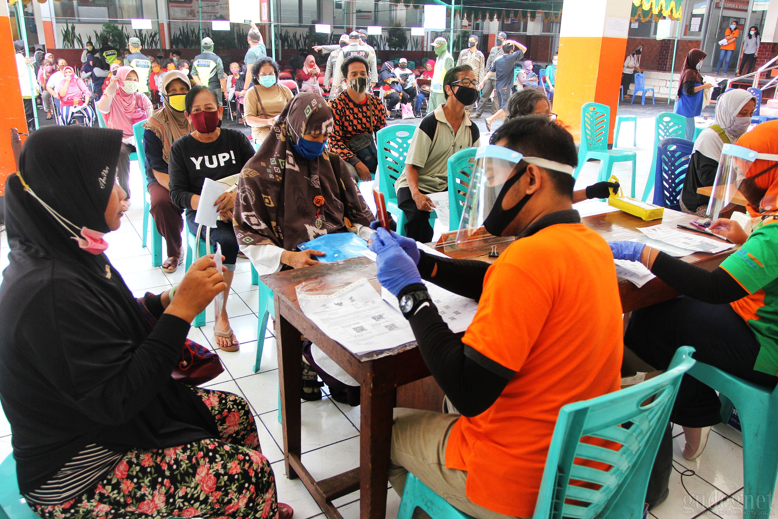 Pemda DIY Segera Salurkan Dana Bantuan Sosial Pemda DIY Segera Salurkan Dana Bantuan Sosial