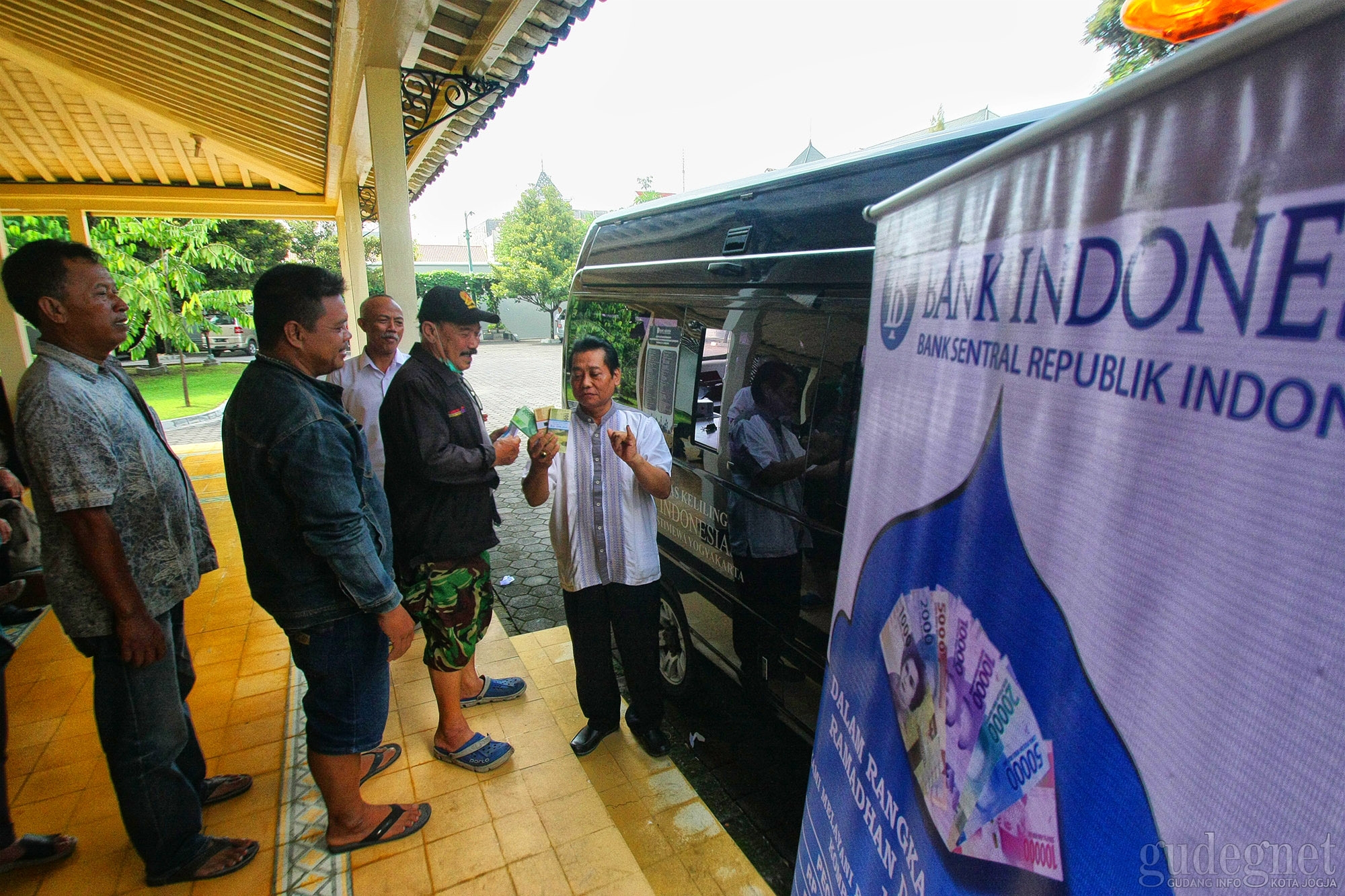 BI DIY Meniadakan Mobil Kas Keliling Penukaran Uang Baru BI DIY Meniadakan Mobil Kas Keliling Penukaran Uang Baru