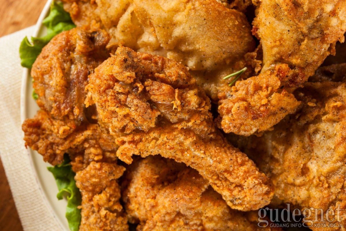 5 Promo Kuliner, Ada Ayam Goreng hingga Es Kopi 5 Promo Kuliner, Ada Ayam Goreng hingga Es Kopi