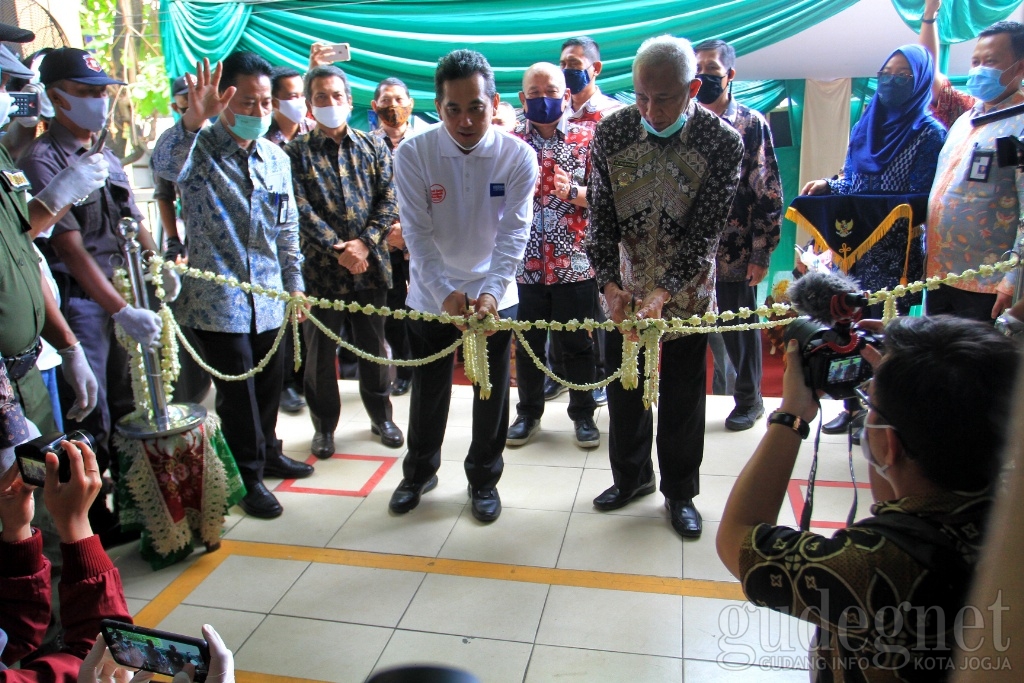 Mendag dan Bupati Sleman Resmikan Pasar Gentan yang Telah Direvitalisasi Mendag dan Bupati Sleman Resmikan Pasar Gentan yang Telah Direvitalisasi