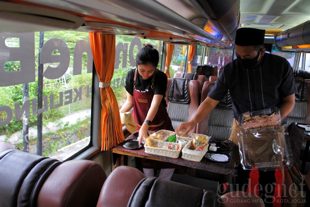 Coffee on The Bus, Sensasi Ngopi Keliling Yogyakarta di Tengah Pandemi Coffee on The Bus, Sensasi Ngopi Keliling Yogyakarta di Tengah Pandemi