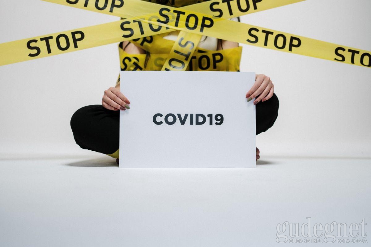 Adaptasi Kebiasaan Baru di Pusat Perbelanjaan untuk Cegah Covid-19 Adaptasi Kebiasaan Baru di Pusat Perbelanjaan untuk Cegah Covid-19