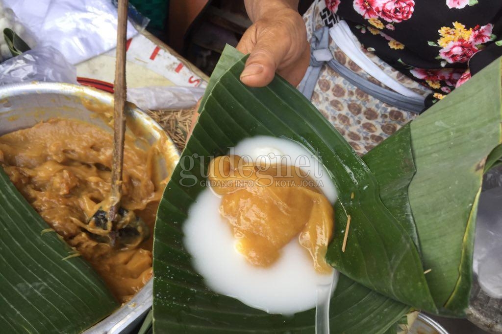 Jenang Gempol Bu Yah, Jajanan Pagi di Pasar Pujokusuman Jenang Gempol Bu Yah, Jajanan Pagi di Pasar Pujokusuman