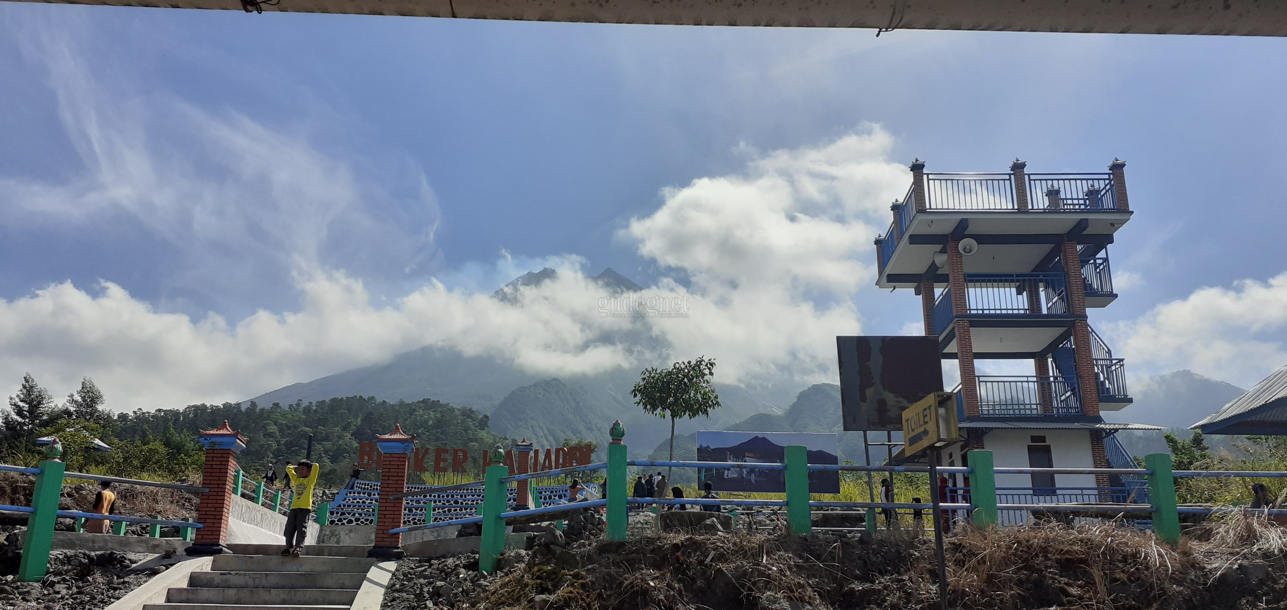 Merapi Alami Enam Kali Gempa Guguran Merapi Alami Enam Kali Gempa Guguran