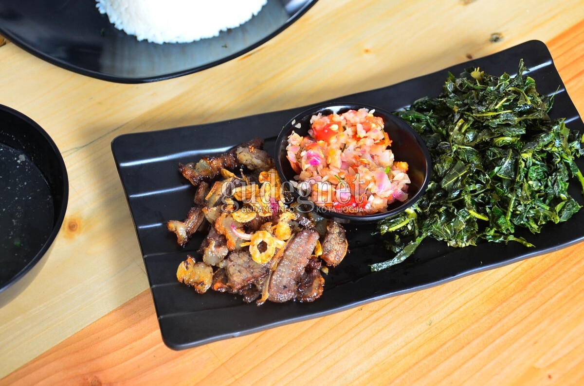 Se'i Sapi Maumere, Nikmat dengan Aneka Sambal Se'i Sapi Maumere, Nikmat dengan Aneka Sambal