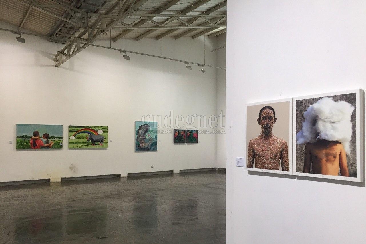 Pameran 'Salon #2 - Halo', Ruang Sapa Perupa di Masa Pandemi Pameran 'Salon #2 - Halo', Ruang Sapa Perupa di Masa Pandemi