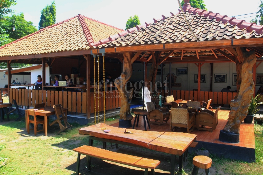 Coffee & Resto Taru Martani 1918, Sensasi Nongkrong di Pabrik Cerutu Berusia 102 Tahun Coffee & Resto Taru Martani 1918, Sensasi Nongkrong di Pabrik Cerutu Berusia 102 Tahun