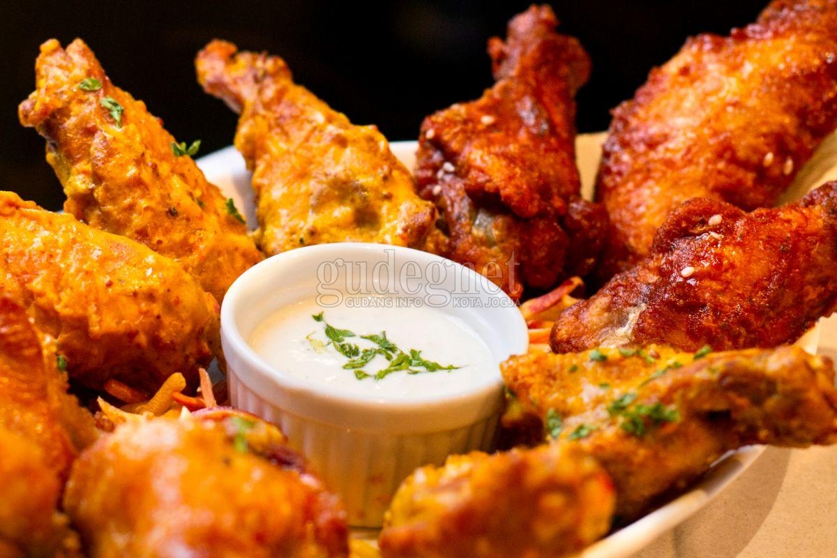 Cemilan ala Caf&eacute; , Buffalo Chicken Wings Renyah Tanpa Goreng