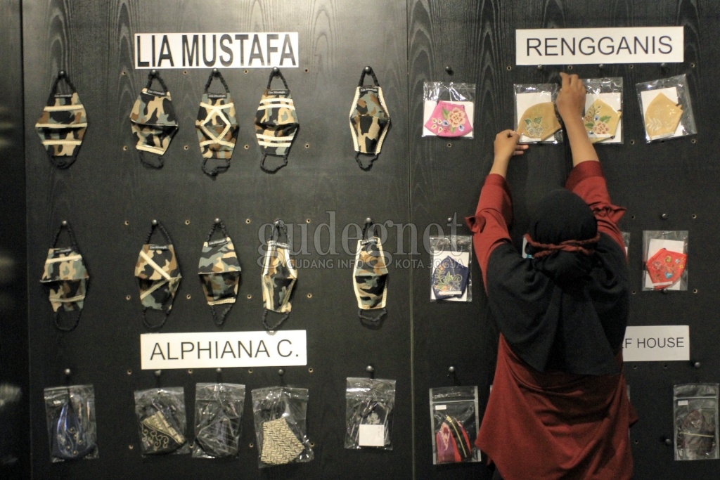 Pameran Masker Indonesia, Pamerkan Ratusan Masker Fashion Sejumlah Disainer Pameran Masker Indonesia, Pamerkan Ratusan Masker Fashion Sejumlah Disainer