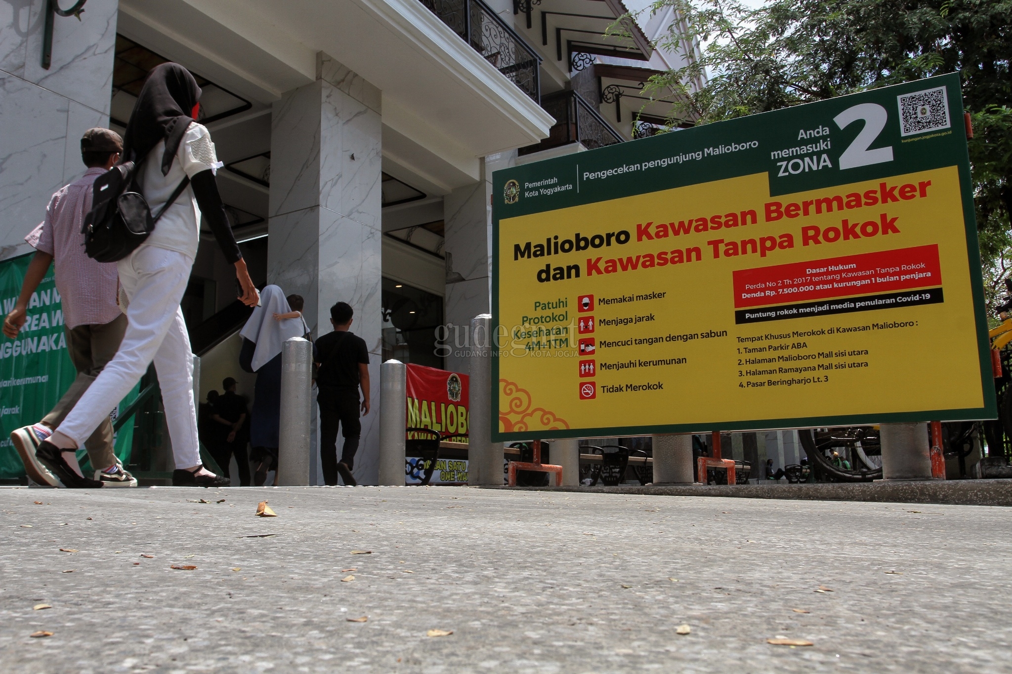 Jadi KTR, Masih Ada yang Sembarangan Merokok di Malioboro Jadi KTR, Masih Ada yang Sembarangan Merokok di Malioboro