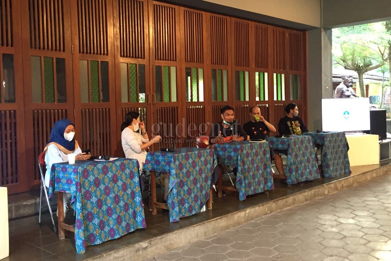 Festival Gugus Bagong 2020 Digelar Secara Daring, Angkat Tema "Transisi" Festival Gugus Bagong 2020 Digelar Secara Daring, Angkat Tema "Transisi"