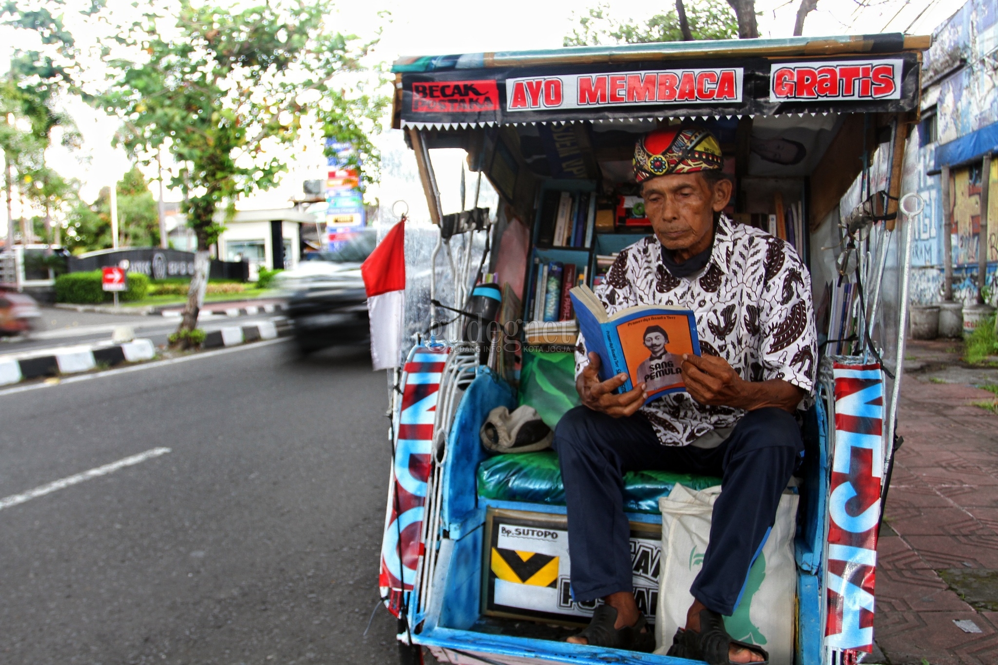 Napas Literasi Becak Pustaka Mbah Topo Napas Literasi Becak Pustaka Mbah Topo