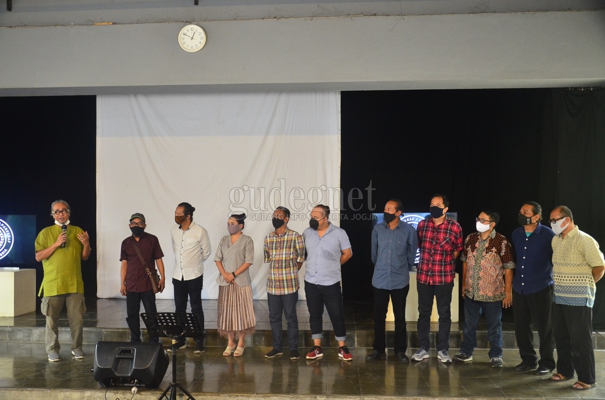 Lewat Klip ‘Protokol Kesehatan, Laksanakan!’, Sinten Remen Ajak Hadapi Pandemi Bersama-sama Lewat Klip ‘Protokol Kesehatan, Laksanakan!’, Sinten Remen Ajak Hadapi Pandemi Bersama-sama