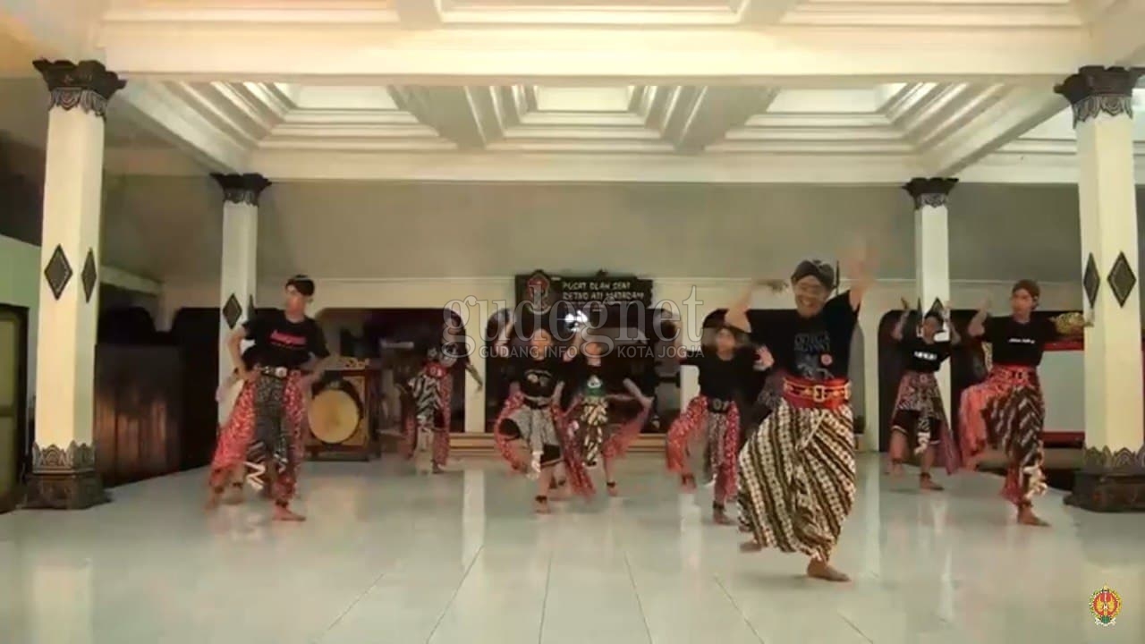Pentas Daring Disbud DIY Kupas Tari Klasik Gaya Yogyakarta Pentas Daring Disbud DIY Kupas Tari Klasik Gaya Yogyakarta