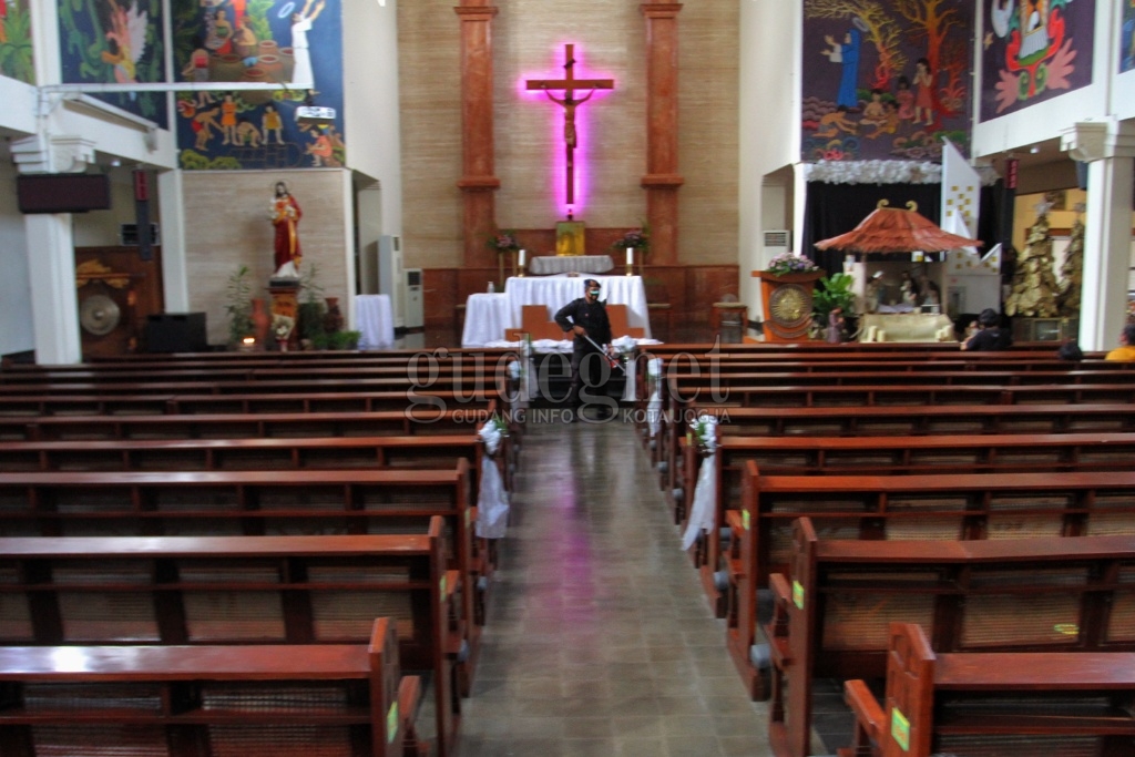 Misa Natal, Gereja Santo Antonius Kotabaru Batasi Umat Misa Natal, Gereja Santo Antonius Kotabaru Batasi Umat