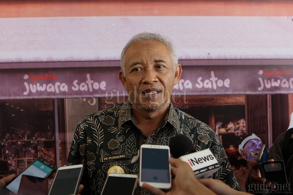 Bupati Sleman Positif Covid-19, Warga Diminta Displin dan Patuh Prokes Bupati Sleman Positif Covid-19, Warga Diminta Displin dan Patuh Prokes
