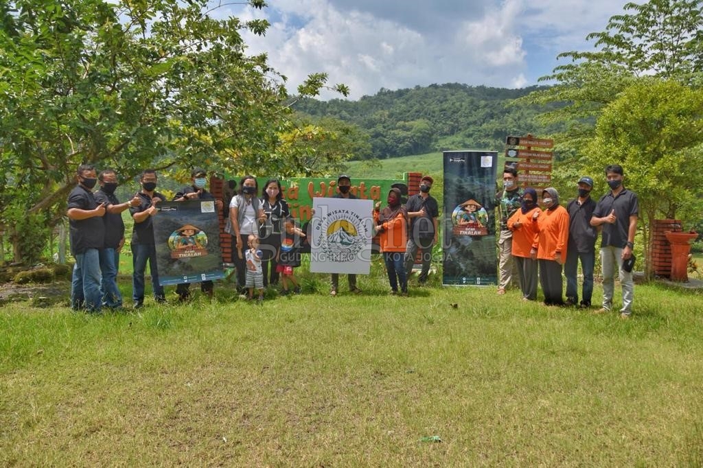 Tim Abdimas FISIP UAJY Siapkan Branding Desa Wisata Tinalah Tim Abdimas FISIP UAJY Siapkan Branding Desa Wisata Tinalah