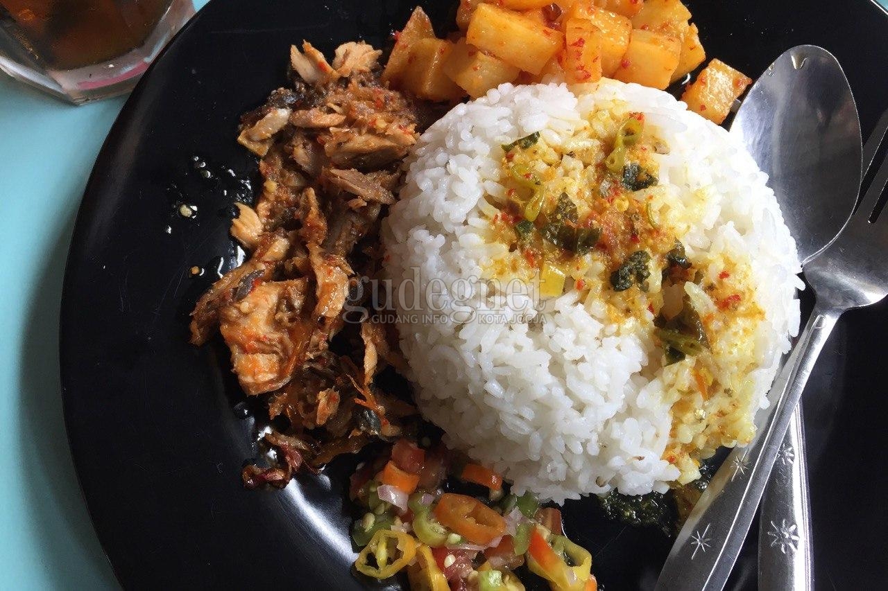 Menikmati Ikan Bakar di &lsquo;Omahan Manado & Jawa&rsquo;