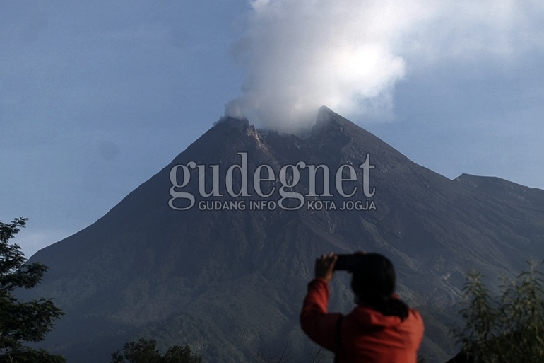 Aktivitas Kegempaan Permukaan Merapi Meningkat Aktivitas Kegempaan Permukaan Merapi Meningkat