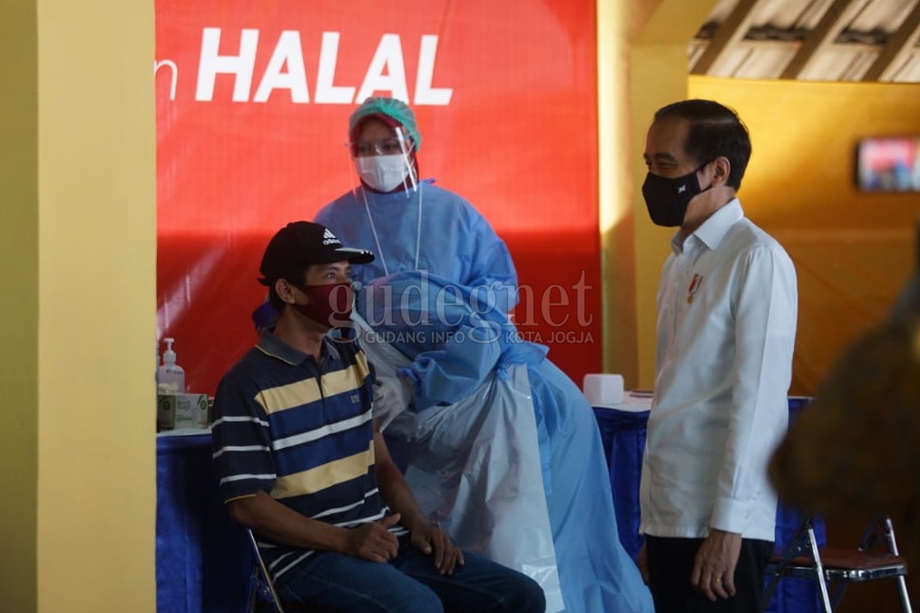 Jokowi Apresiasi Vaksinasi Covid-19 Massal di Yogyakarta Jokowi Apresiasi Vaksinasi Covid-19 Massal di Yogyakarta