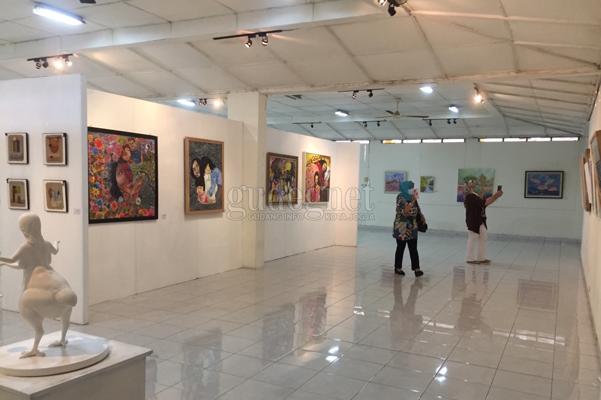 Lebih dari 100 Wanita Perupa Gelar Pameran ‘Bertumbuh’ Lebih dari 100 Wanita Perupa Gelar Pameran ‘Bertumbuh’