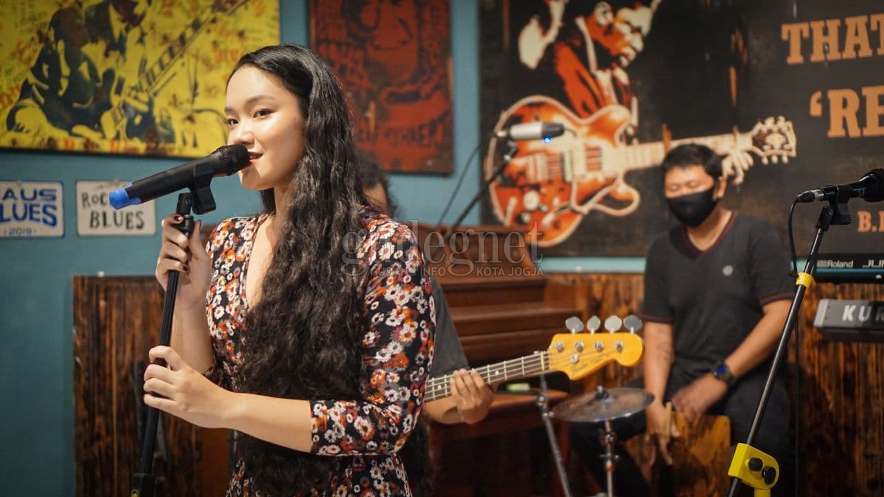 Marcella Dee Sampaikan Pesan Lewat ''Dara Tak Bersayap'' Marcella Dee Sampaikan Pesan Lewat ''Dara Tak Bersayap''