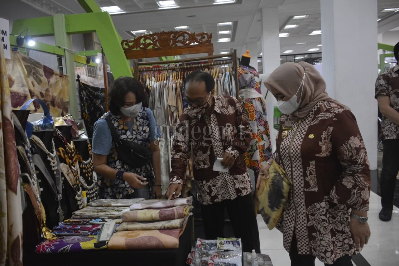Borong Bareng Produk UMKM di Pasar Lebaran Sleman Borong Bareng Produk UMKM di Pasar Lebaran Sleman