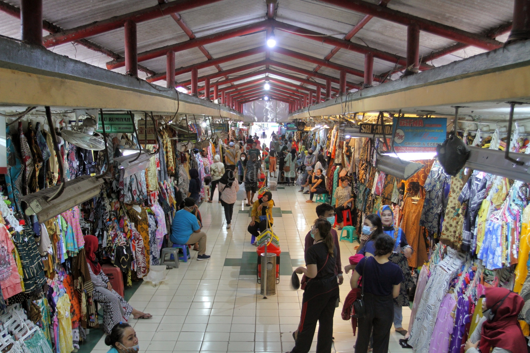 H-9 Lebaran Pasar Beringharjo Masih Sepi, Pedagang Resah H-9 Lebaran Pasar Beringharjo Masih Sepi, Pedagang Resah