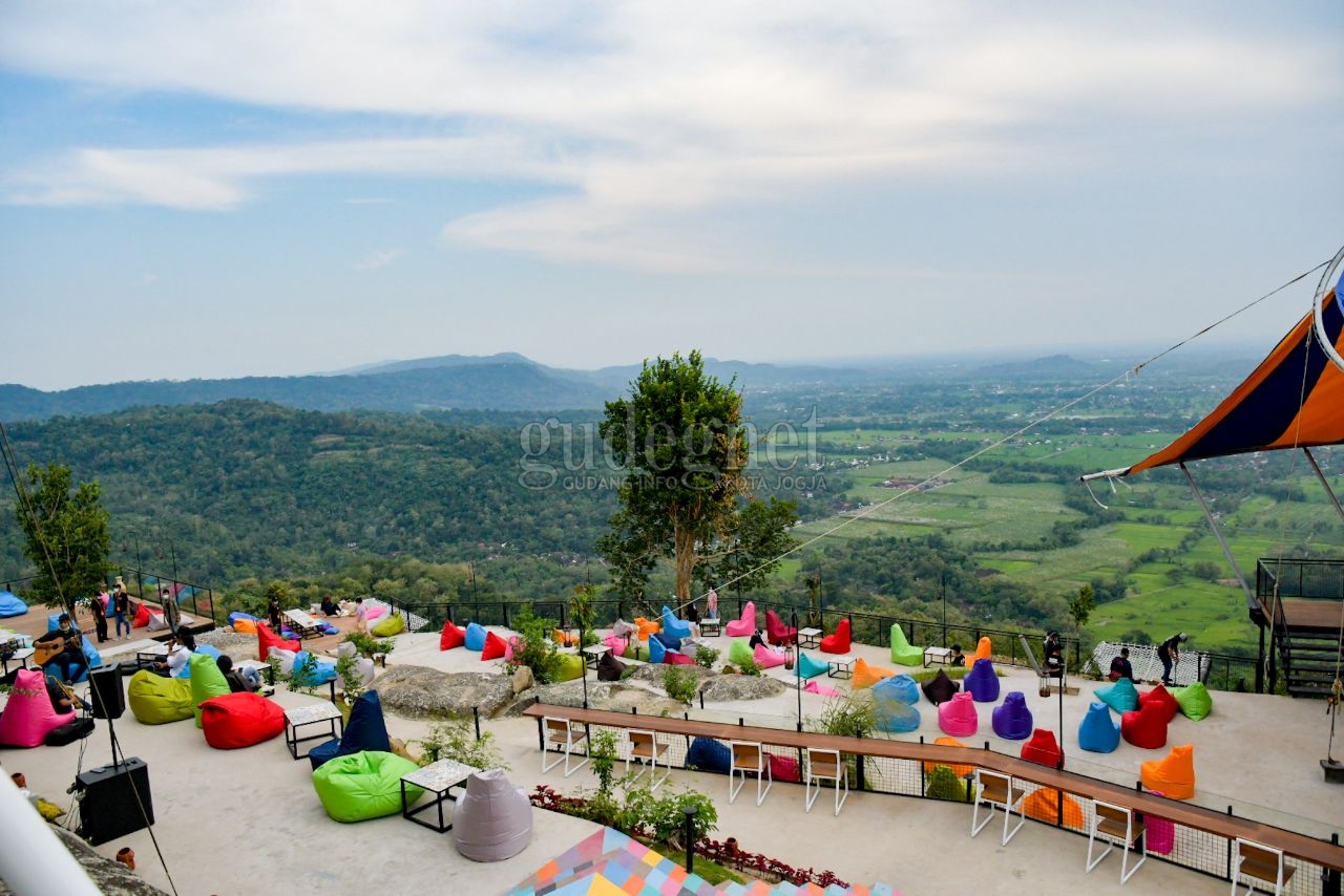 Obelix Hills Jadi Destinasi Favorit Selama Libur Lebaran Obelix Hills Jadi Destinasi Favorit Selama Libur Lebaran