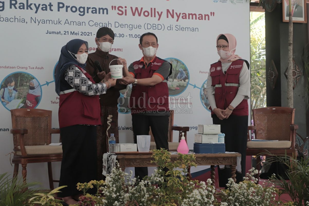 Nyamuk Ber-Wolbachia Kembali Dilepas untuk Kendalikan DBD Nyamuk Ber-Wolbachia Kembali Dilepas untuk Kendalikan DBD