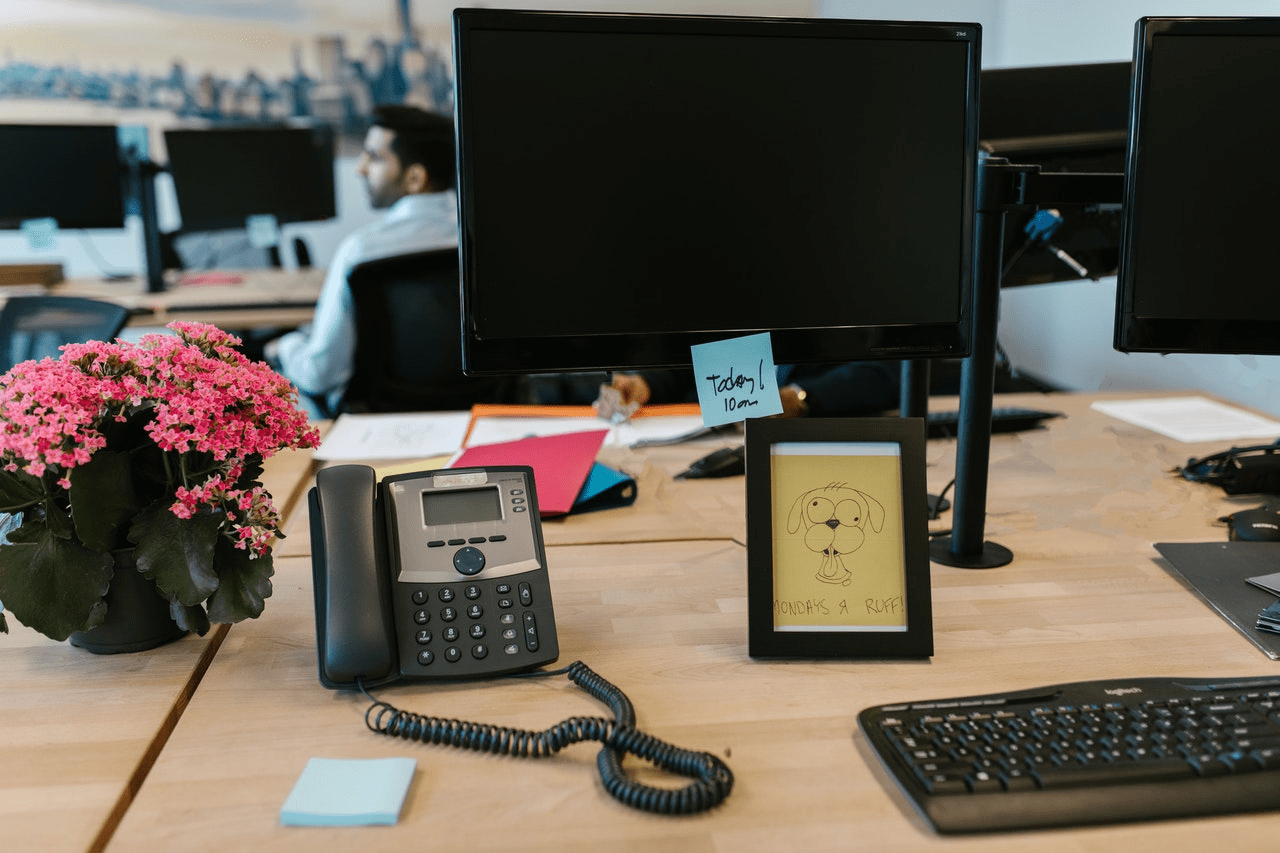 Tips Membersihkan Layar Monitor Komputer Tips Membersihkan Layar Monitor Komputer