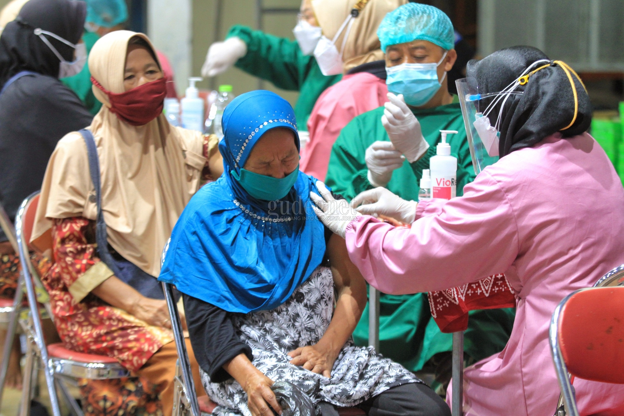 Vaksinasi Pedagang Pasar Tradisional, Pedagang: Sempat Takut Tapi Harus Vaksinasi Pedagang Pasar Tradisional, Pedagang: Sempat Takut Tapi Harus
