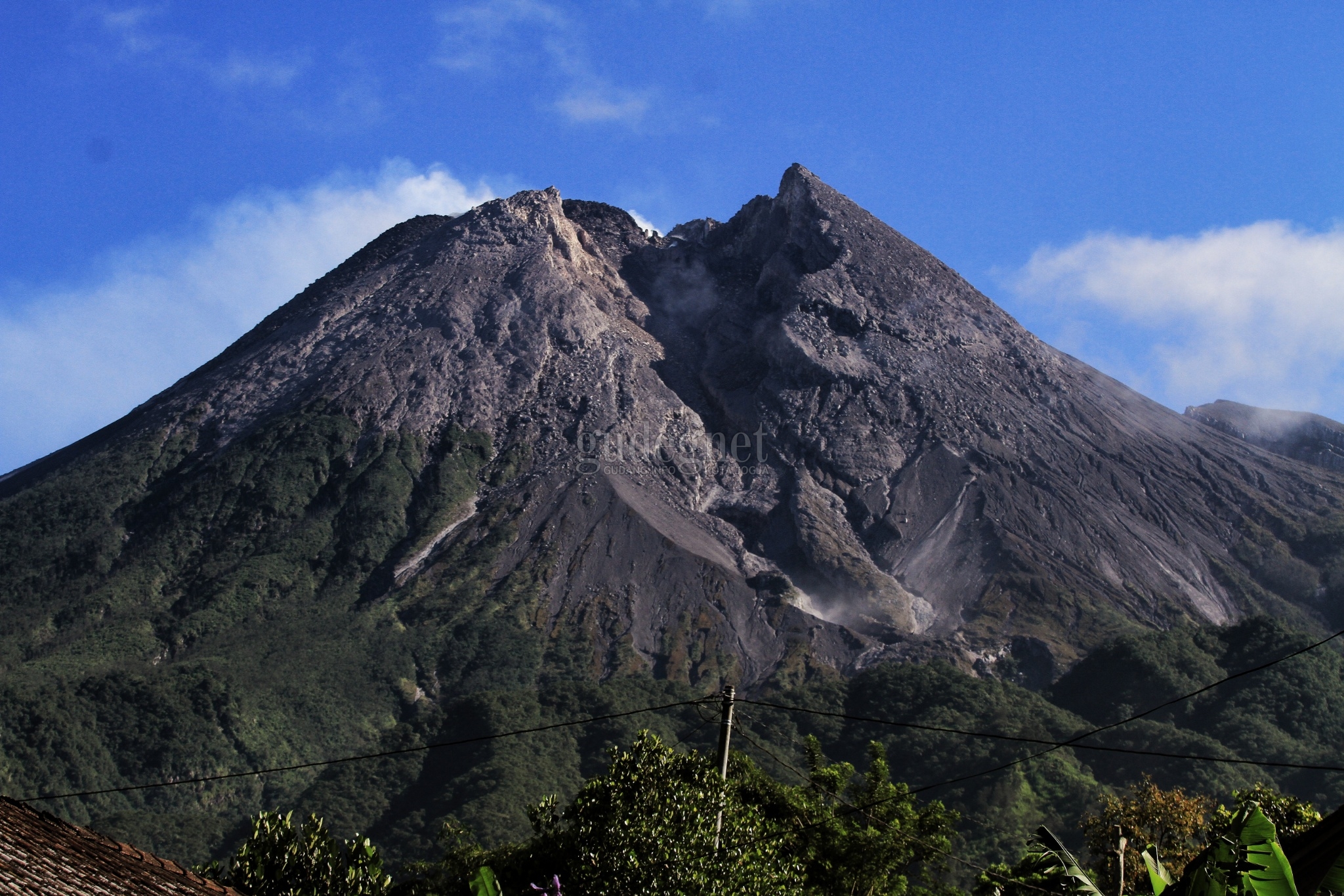 Merapi Keluarkan Awan Panas, Jarak Luncur 1 Km Arah Tenggara Merapi Keluarkan Awan Panas, Jarak Luncur 1 Km Arah Tenggara