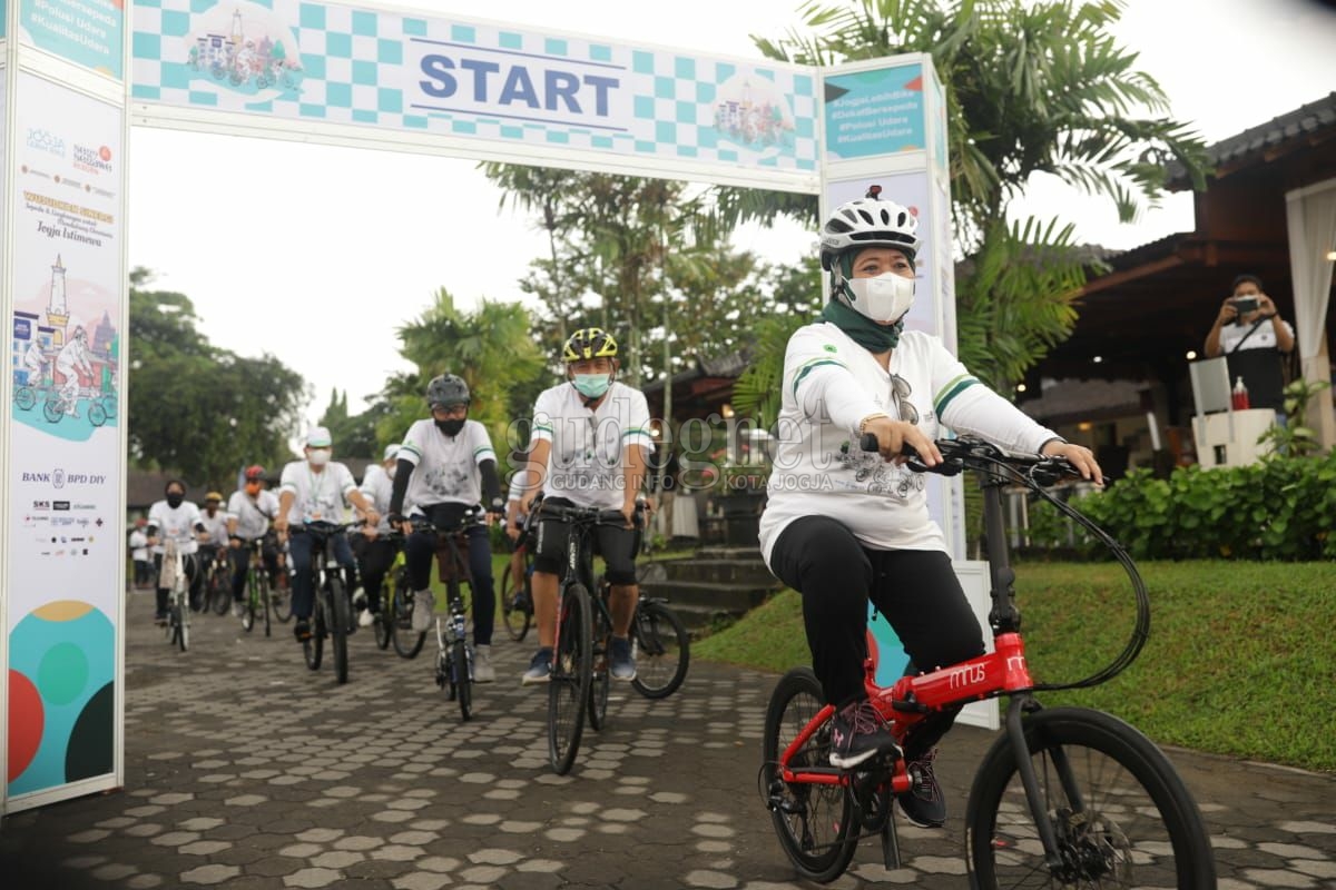 Peringati Hari Sepeda Sedunia, Sego Segawe dan Jogja Lebih Bike 'Gowes Bareng' Peringati Hari Sepeda Sedunia, Sego Segawe dan Jogja Lebih Bike 'Gowes Bareng'