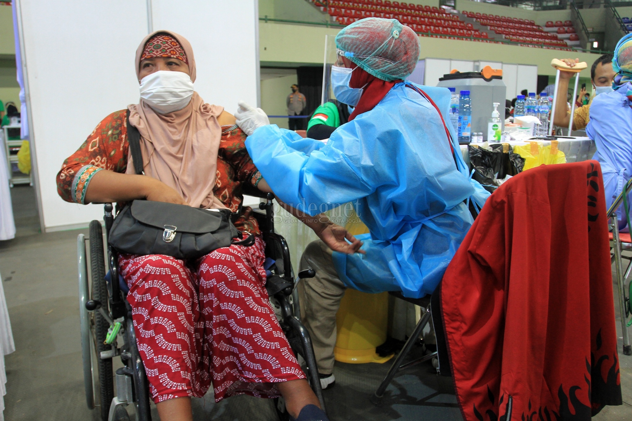 Ratusan Penyandang Disabilitas Ikuti Vaksinasi Massal Ratusan Penyandang Disabilitas Ikuti Vaksinasi Massal