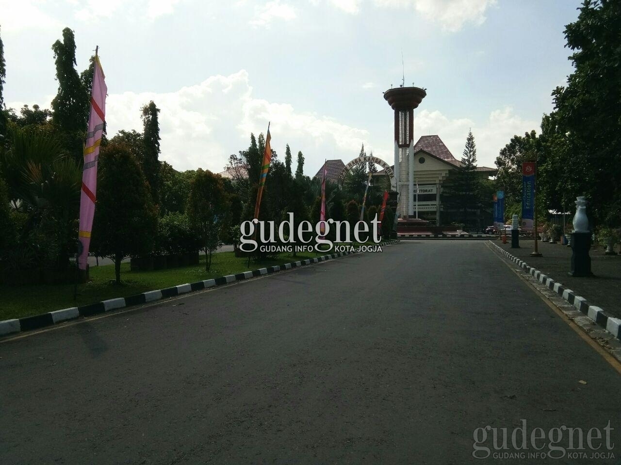 Hindari Bosan, Mahasiswa UNY Ajarkan Pembelajaran di Alam Terbuka Hindari Bosan, Mahasiswa UNY Ajarkan Pembelajaran di Alam Terbuka