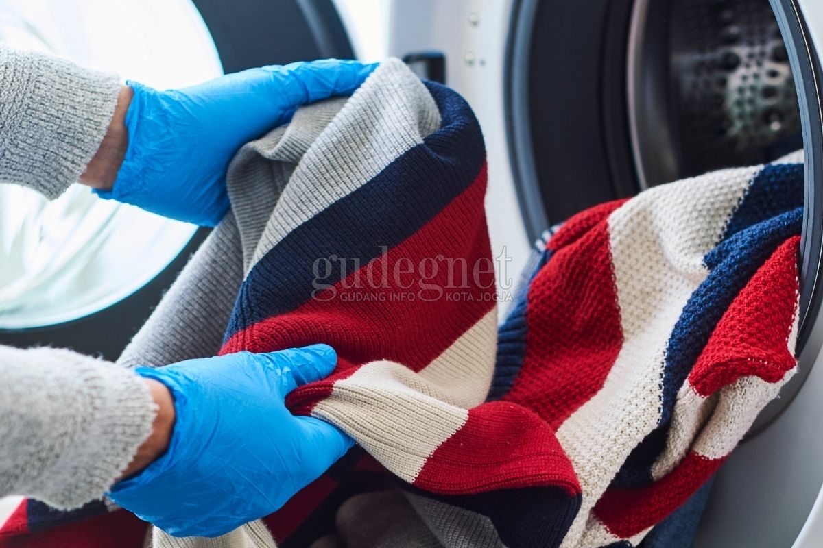 Mencuci Baju Pasien Isoman dengan Aman Mencuci Baju Pasien Isoman dengan Aman