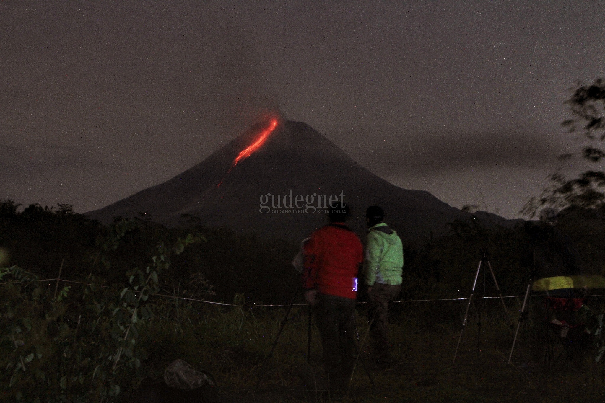 Jumat Pagi, Merapi Luncurkan Awan Panas, Jarak Luncur 2 Kilometer