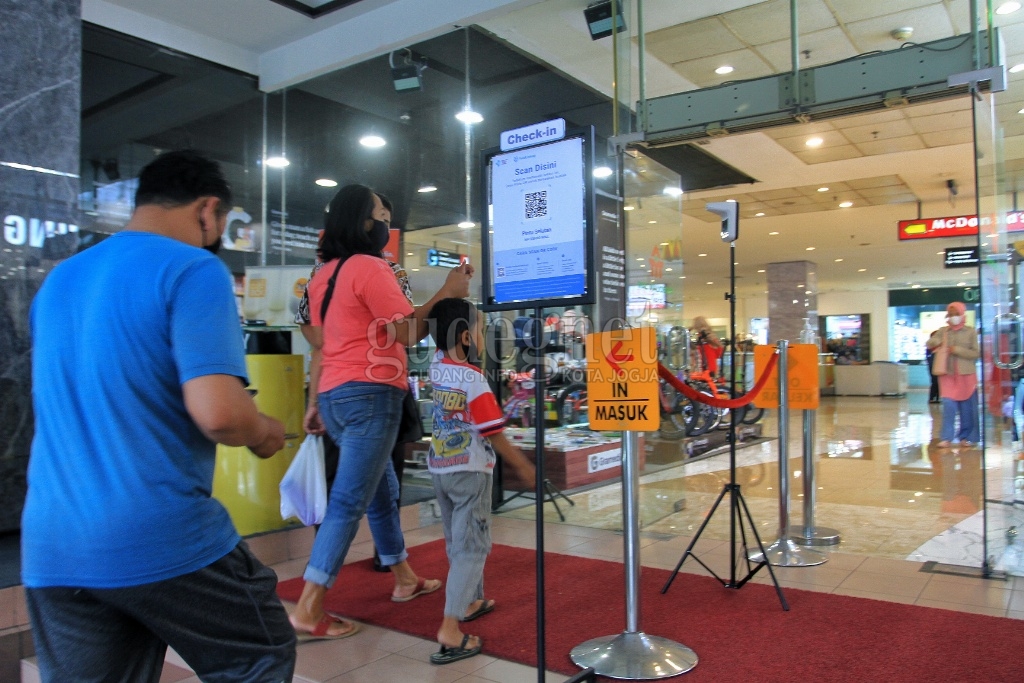 PPKM Level 3 DIY Diperpanjang, Anak-anak Boleh Masuk Mal PPKM Level 3 DIY Diperpanjang, Anak-anak Boleh Masuk Mal