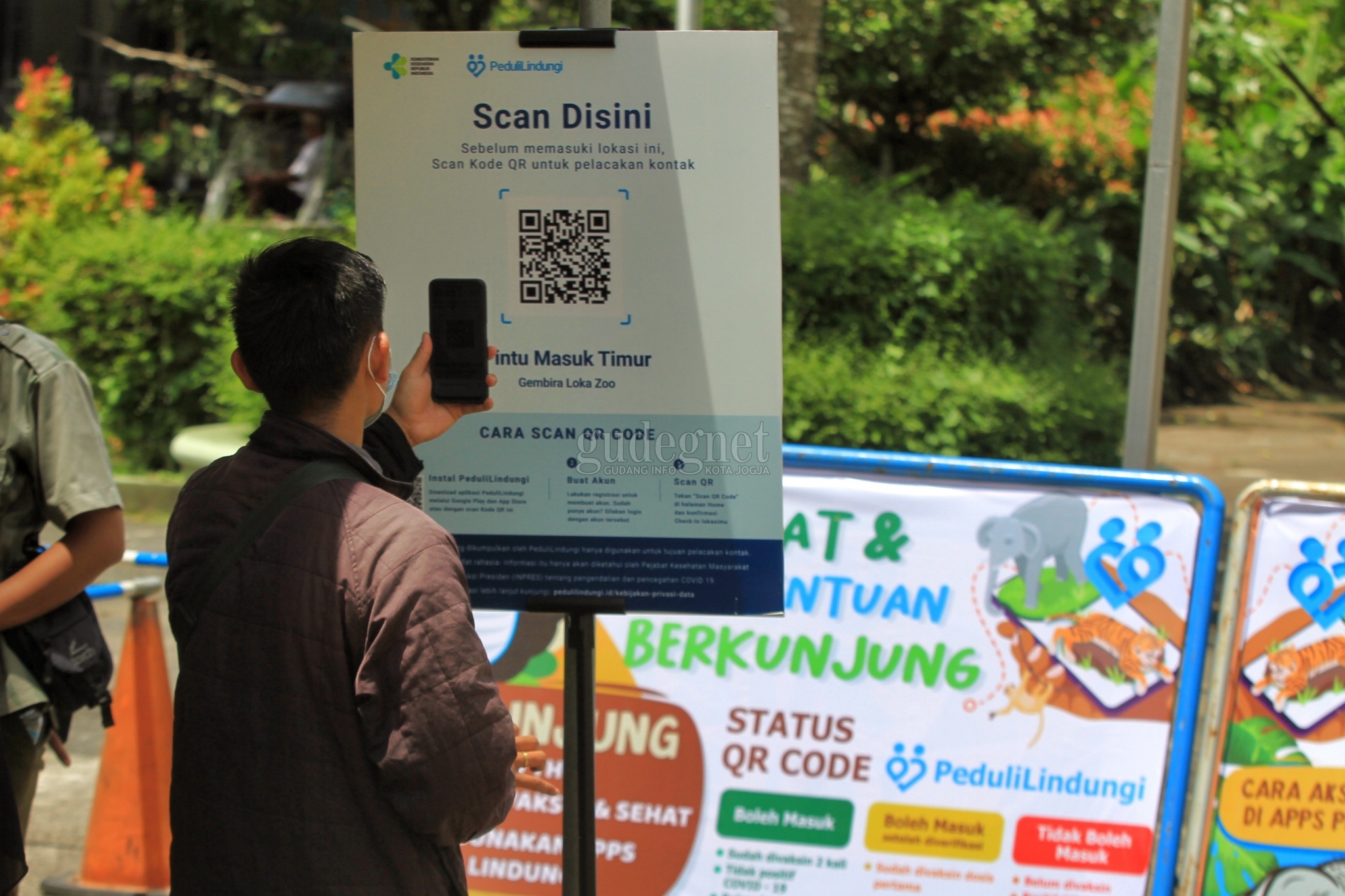 Pemda Dorong Fasilitas Umum Gunakan QR Code PeduliLindungi Pemda Dorong Fasilitas Umum Gunakan QR Code PeduliLindungi