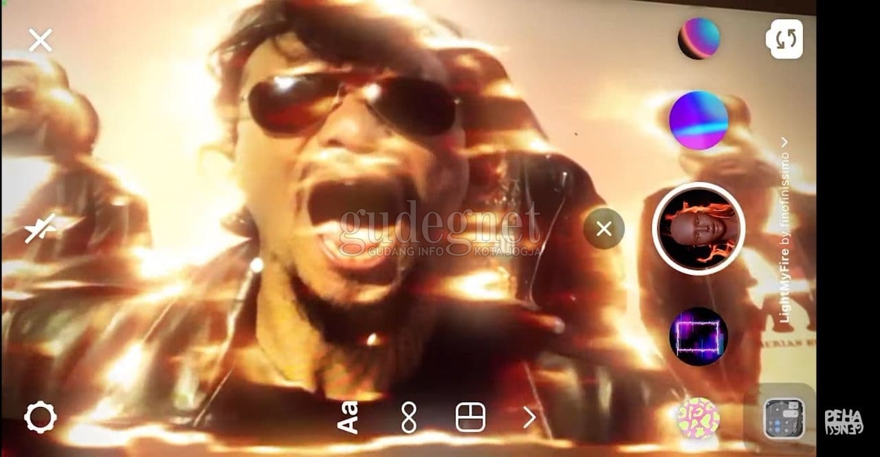 Roket Luncurkan Video Musik ''Sikut'' Roket Luncurkan Video Musik ''Sikut''