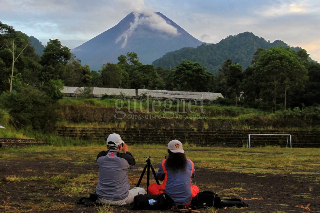 Ketinggian Kubah Barat Daya Merapi Berkurang 2 Meter