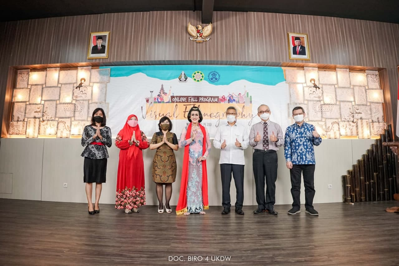 Mahasiswa dari Enam Negara Ikuti Online Fall Program 2021 Mahasiswa dari Enam Negara Ikuti Online Fall Program 2021