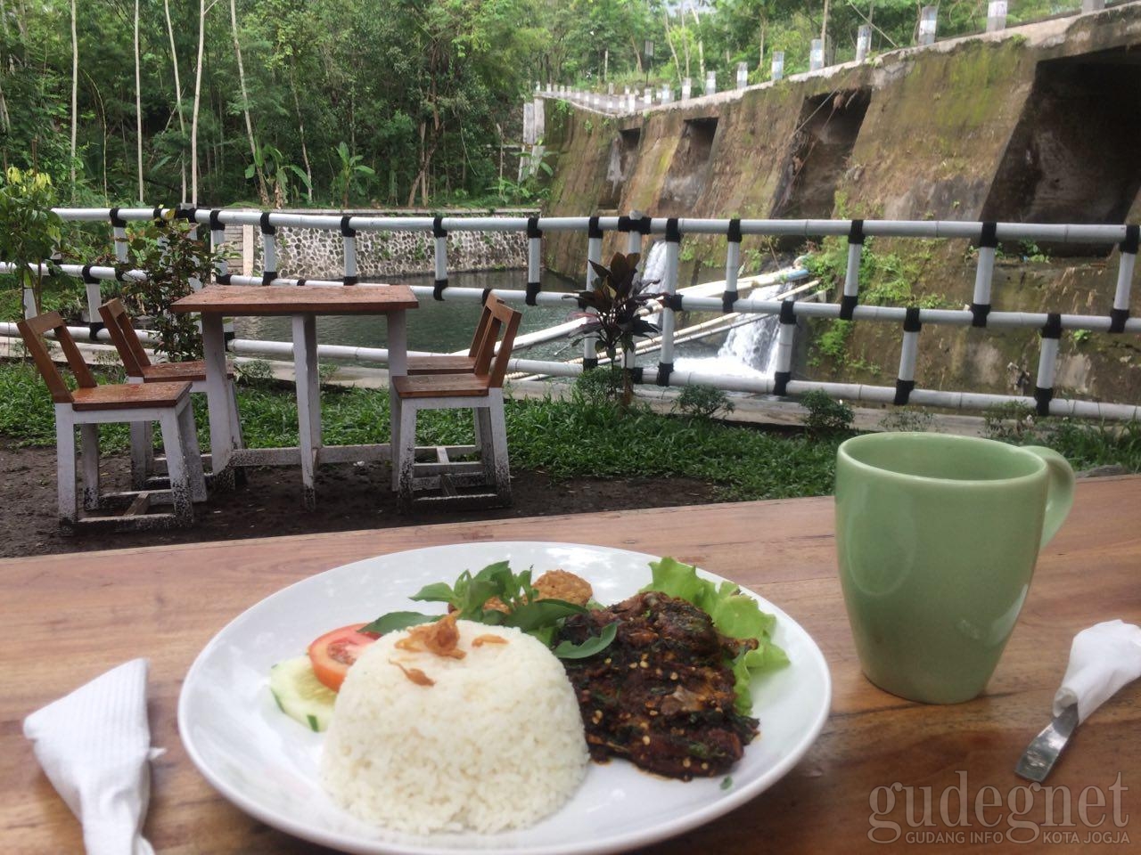 Lima Tempat Makan Ini Bernuansa Alam Lima Tempat Makan Ini Bernuansa Alam